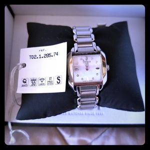 Tissot T-Wave Ladies Quartz Watch T02.1.285.74